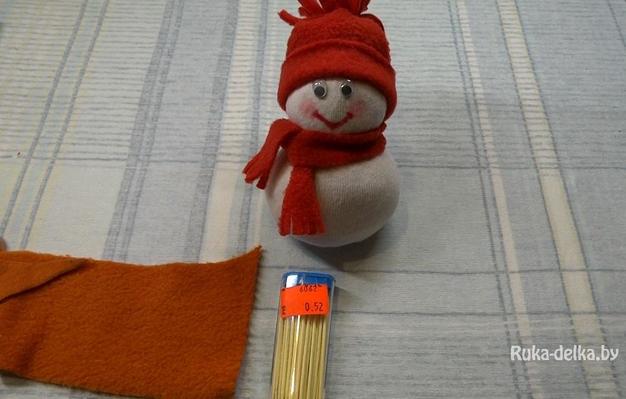 Снеговик из носка Снеговик из носка