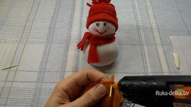 Снеговик из носка Снеговик из носка