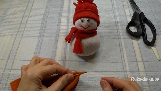 Снеговик из носка Снеговик из носка