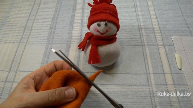 Снеговик из носка Снеговик из носка